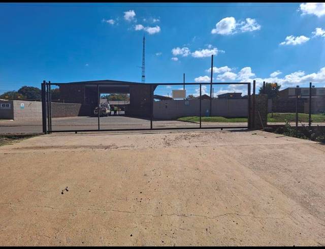 LAND PROPERTY TO RENT IN POMONA